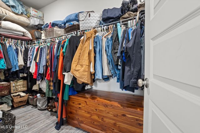 6448 Chickory Way, Ocean Springs, MS 39564