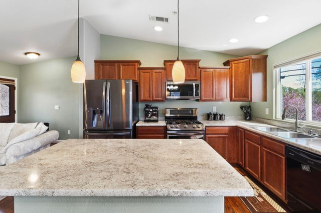 3297 Bridgewater Court, Redding, CA 96003