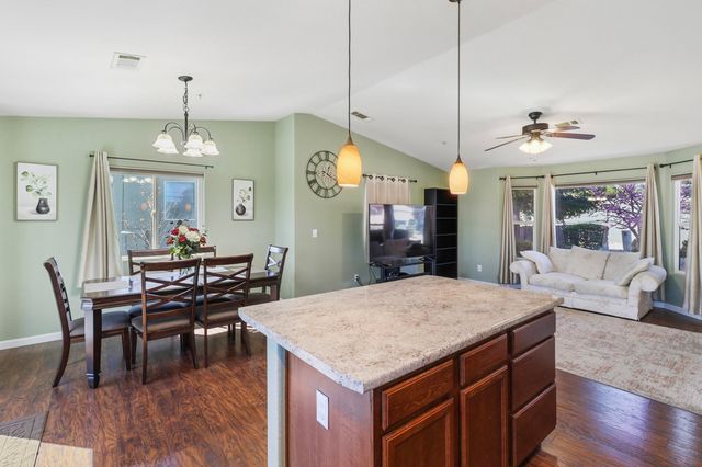 3297 Bridgewater Court, Redding, CA 96003