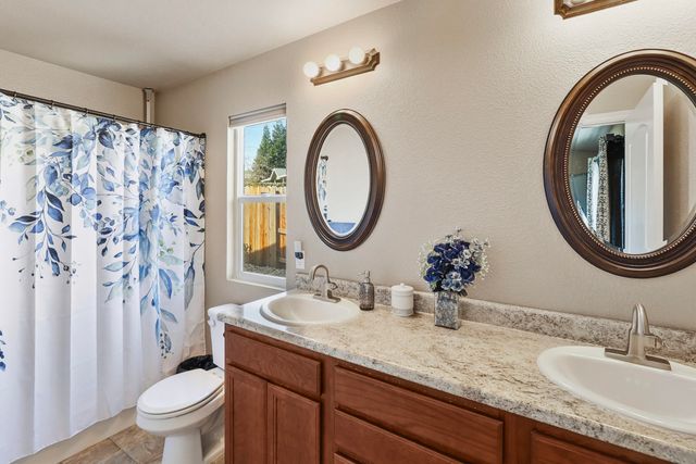 3297 Bridgewater Court, Redding, CA 96003