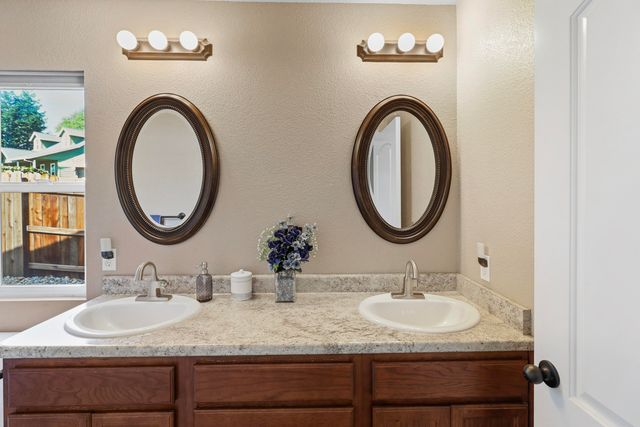 3297 Bridgewater Court, Redding, CA 96003