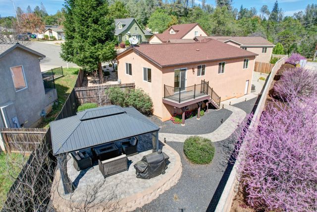 3297 Bridgewater Court, Redding, CA 96003
