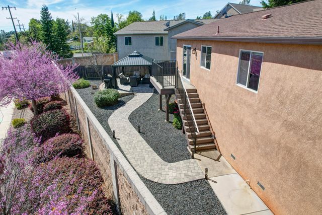 3297 Bridgewater Court, Redding, CA 96003