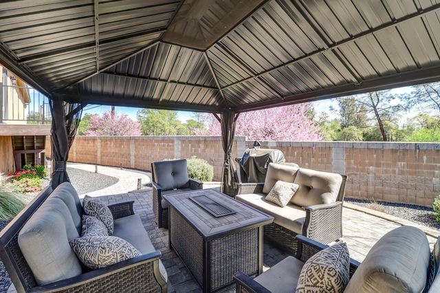 3297 Bridgewater Court, Redding, CA 96003