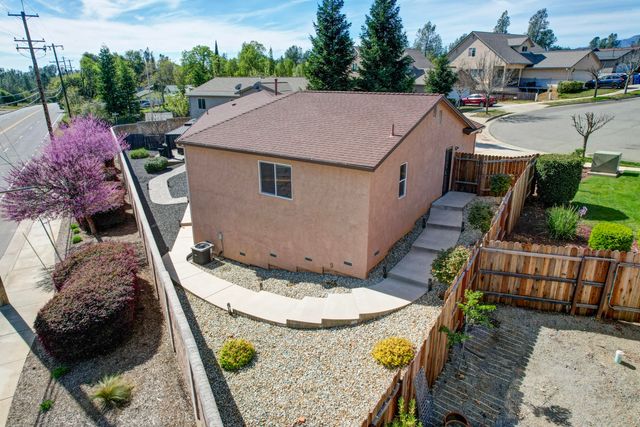 3297 Bridgewater Court, Redding, CA 96003