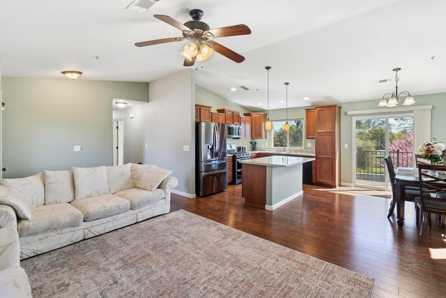 3297 Bridgewater Court, Redding, CA 96003