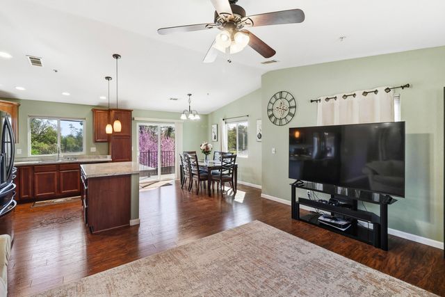 3297 Bridgewater Court, Redding, CA 96003