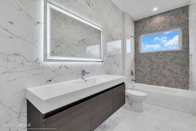 1005 BAL HARBOR Drive, Toms River, NJ 08755