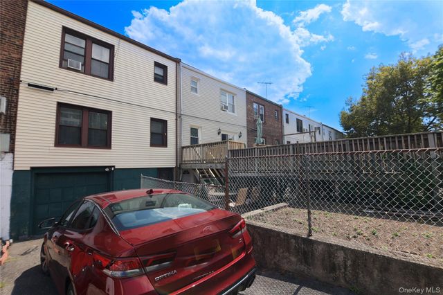2555 Westervelt Avenue, Bronx, NY 10469