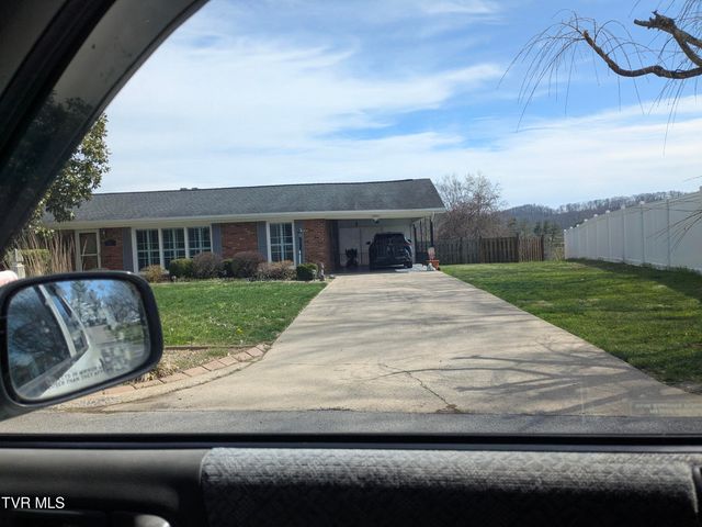 221 Oneida Court, Kingsport, TN 37664