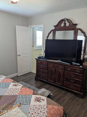 221 Oneida Court, Kingsport, TN 37664