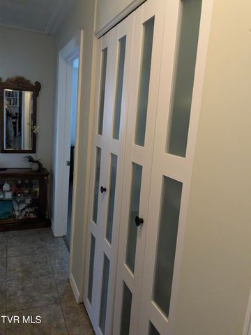 221 Oneida Court, Kingsport, TN 37664