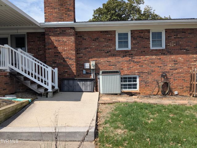 221 Oneida Court, Kingsport, TN 37664