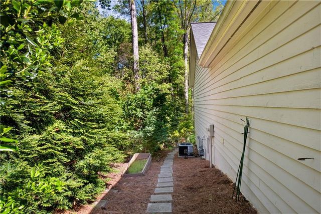120 Boxelder Lane, Roswell, GA 30076