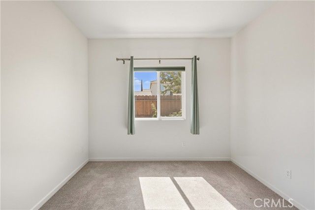 737 Betten, Los Banos, CA 93635