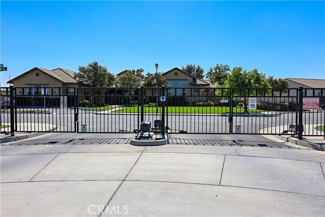 737 Betten, Los Banos, CA 93635