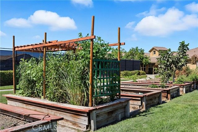 737 Betten, Los Banos, CA 93635