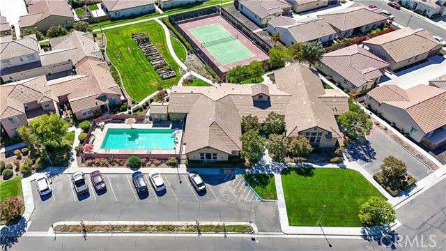 737 Betten, Los Banos, CA 93635