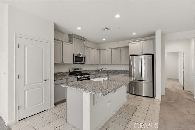 737 Betten, Los Banos, CA 93635