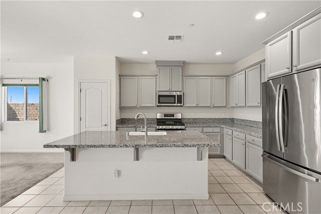 737 Betten, Los Banos, CA 93635