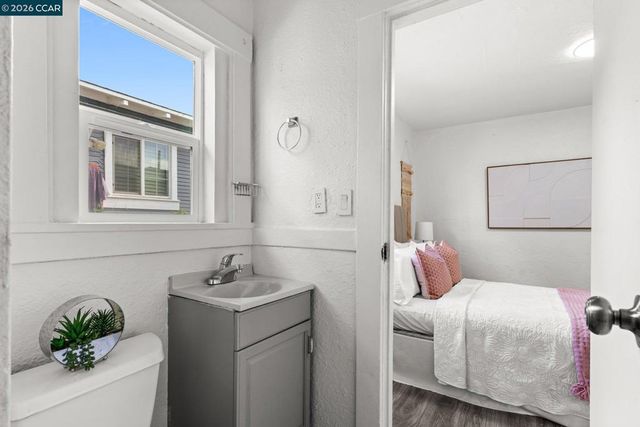 2612 2612 75Th Ave, Oakland, CA 94605