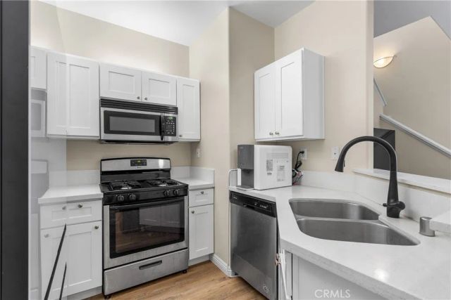 311 Falcon, Irvine, CA 92618