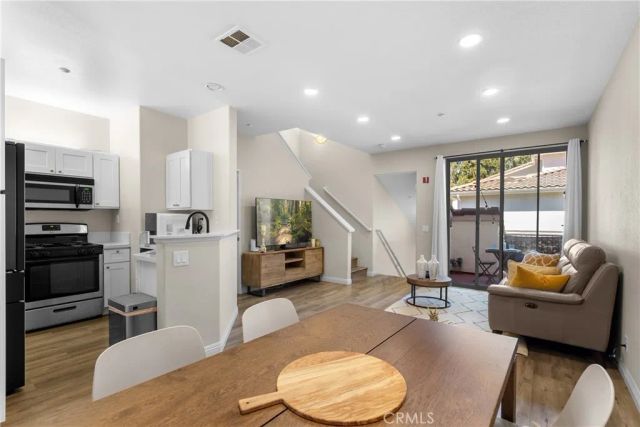 311 Falcon, Irvine, CA 92618