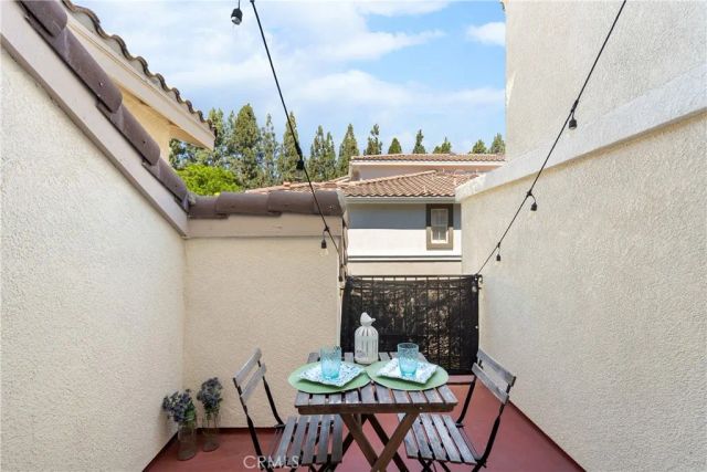 311 Falcon, Irvine, CA 92618