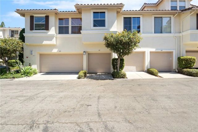 311 Falcon, Irvine, CA 92618