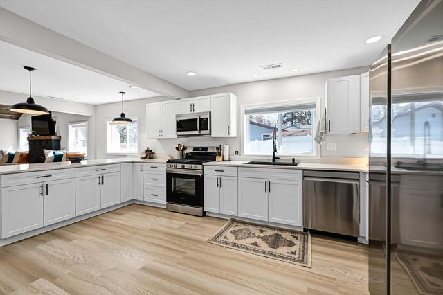 W145 Hilltop ROAD, Genoa City, WI 53128