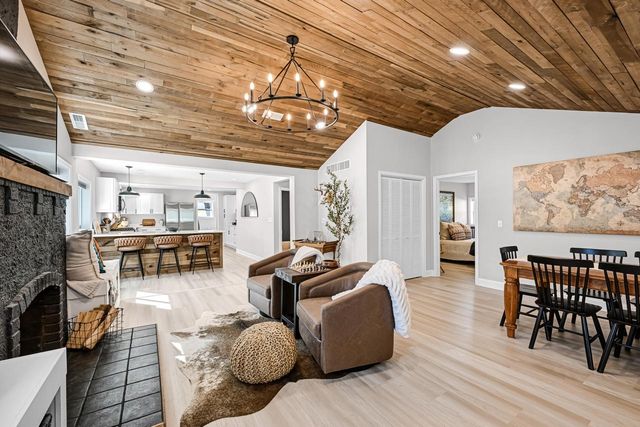 W145 Hilltop ROAD, Genoa City, WI 53128