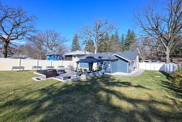 W145 Hilltop ROAD, Genoa City, WI 53128