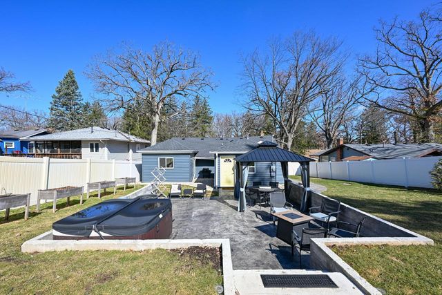 W145 Hilltop ROAD, Genoa City, WI 53128