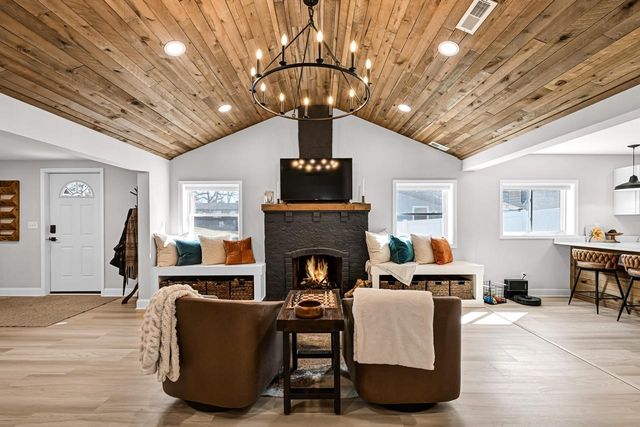 W145 Hilltop ROAD, Genoa City, WI 53128