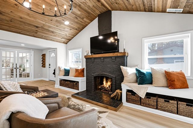 W145 Hilltop ROAD, Genoa City, WI 53128