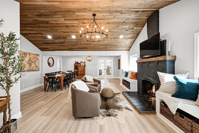 W145 Hilltop ROAD, Genoa City, WI 53128