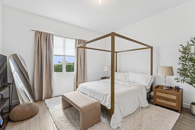 923 Hookline Circle, Loxahatchee, FL 33470