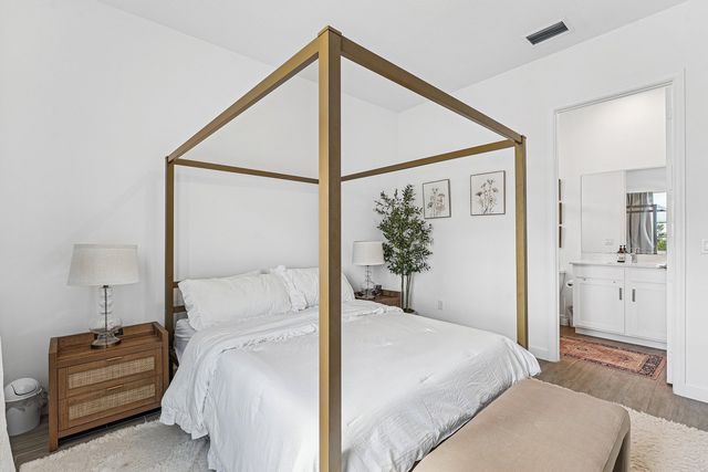 923 Hookline Circle, Loxahatchee, FL 33470