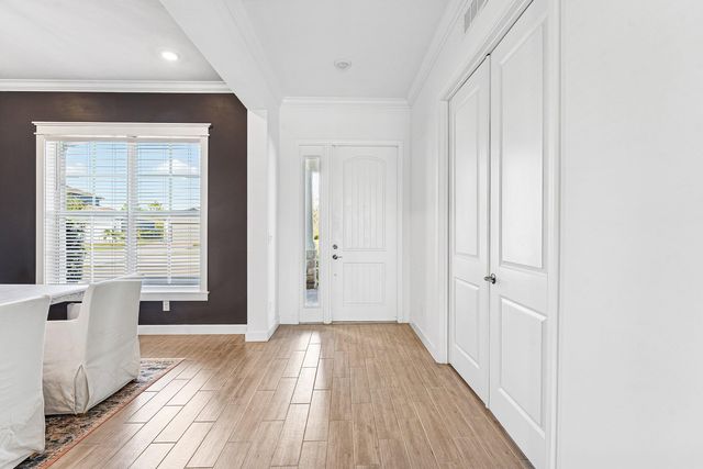 923 Hookline Circle, Loxahatchee, FL 33470