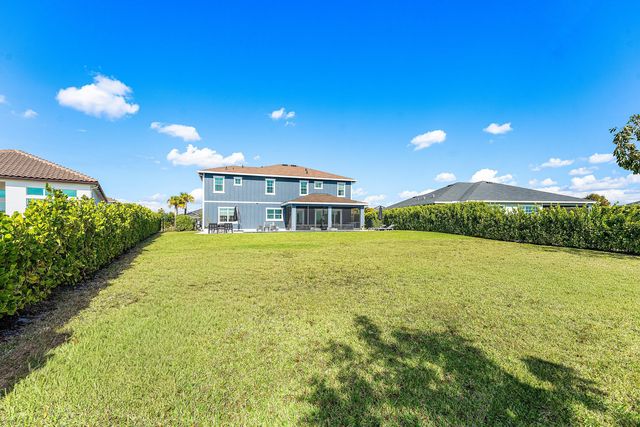 923 Hookline Circle, Loxahatchee, FL 33470