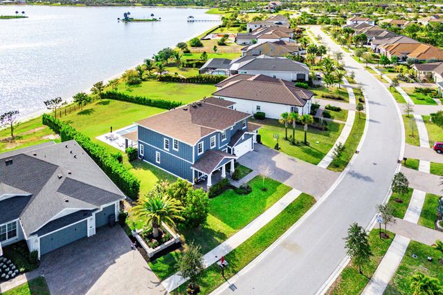 923 Hookline Circle, Loxahatchee, FL 33470