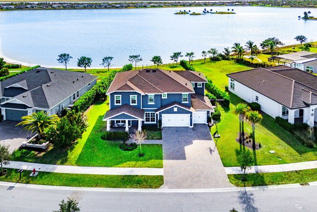 923 Hookline Circle, Loxahatchee, FL 33470