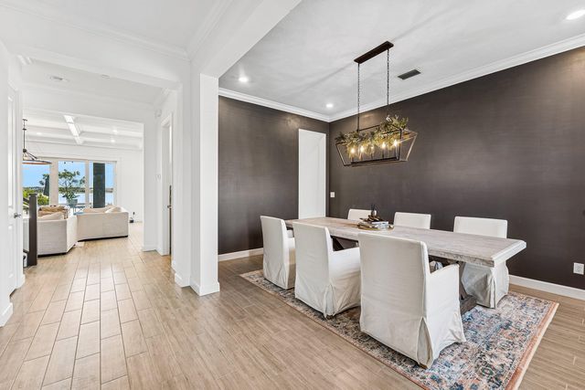 923 Hookline Circle, Loxahatchee, FL 33470