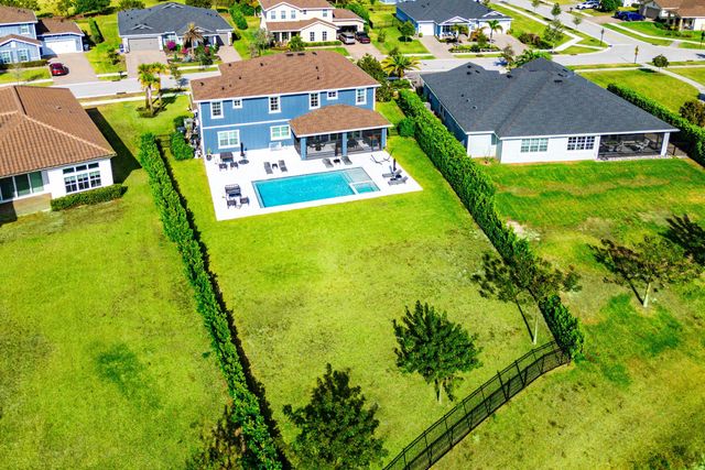 923 Hookline Circle, Loxahatchee, FL 33470