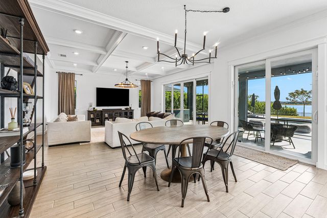 923 Hookline Circle, Loxahatchee, FL 33470