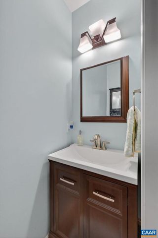 504 WILLOW RIDGE RD, Troy, VA 22974