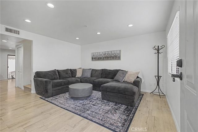 10894 Olinda Street 109, Sun Valley, CA 91352