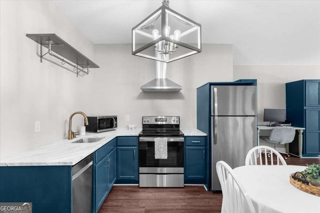 6806 Misty Cove, Flowery Branch, GA 30542