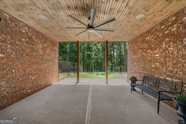 6806 Misty Cove, Flowery Branch, GA 30542