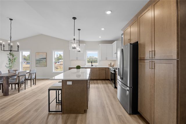 230 Howard Ave NW, Swisher, IA 52338